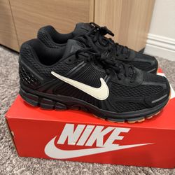 New Nike Zoom Vomero 5 Men’s 9.5 Black/ Coconut Milk-off Noir