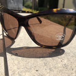 BRAND NEW Chanel Sunglasses CH5153 for Sale in Chula Vista