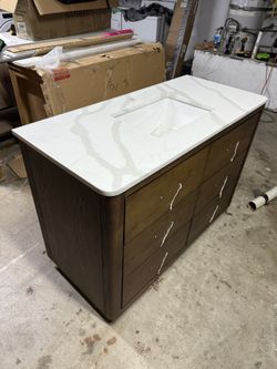 Bathroom Counter/sink