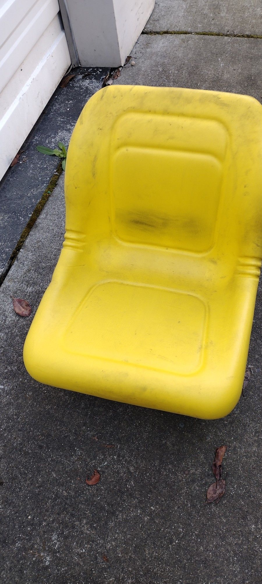 john Deere lawn tractor seat