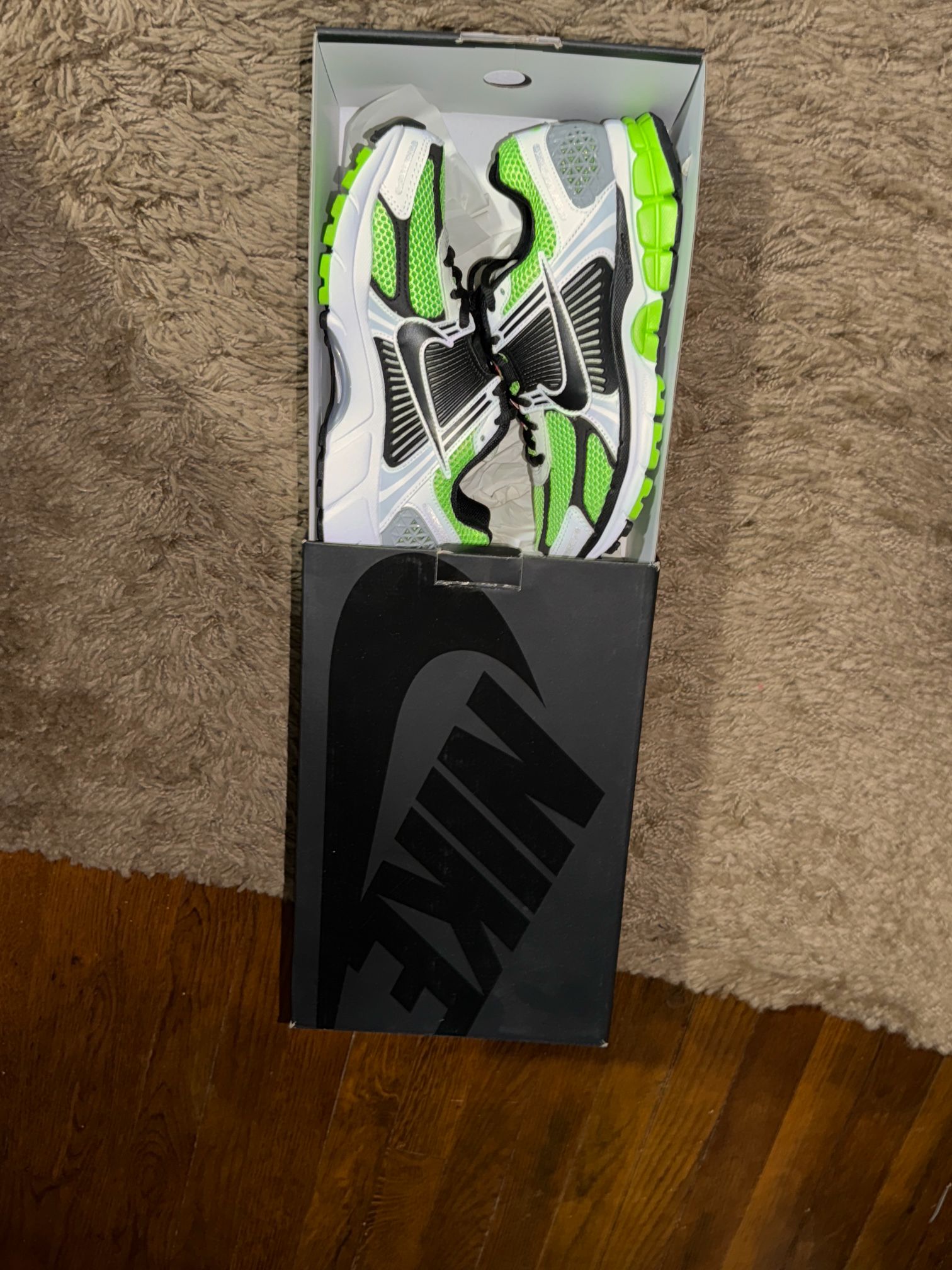 Nike Size 6.5 Men Brand New 