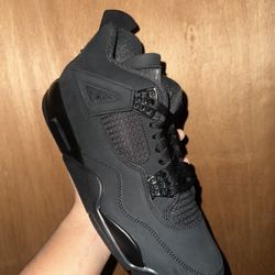 Black Cat Jordan 4