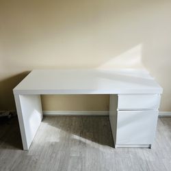 IKEA MALM Desk