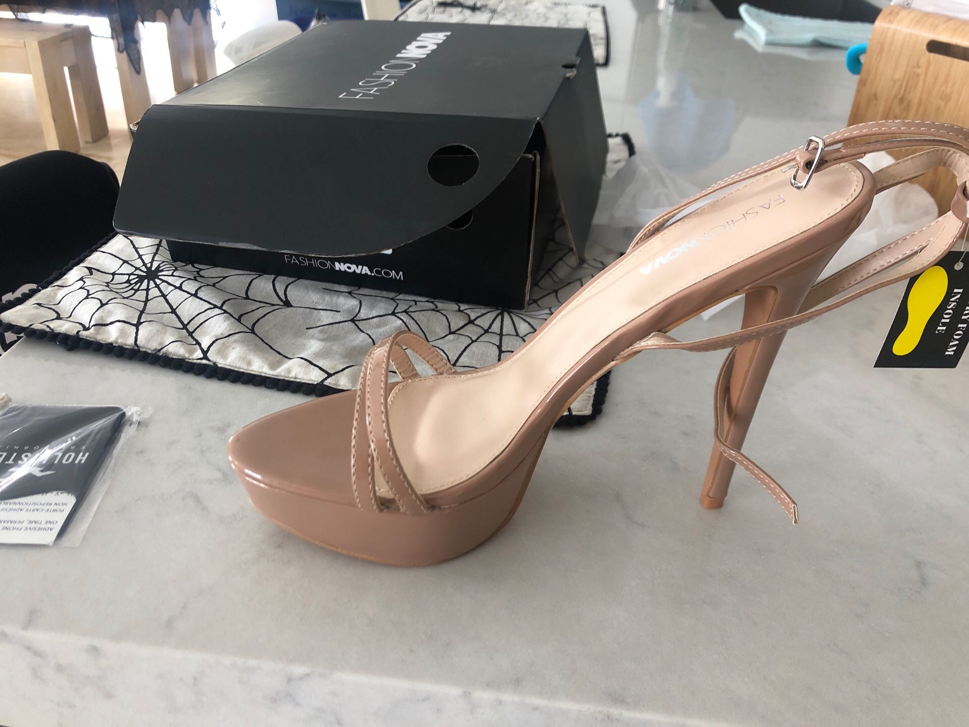 Beige heels unused brand new in box size 11