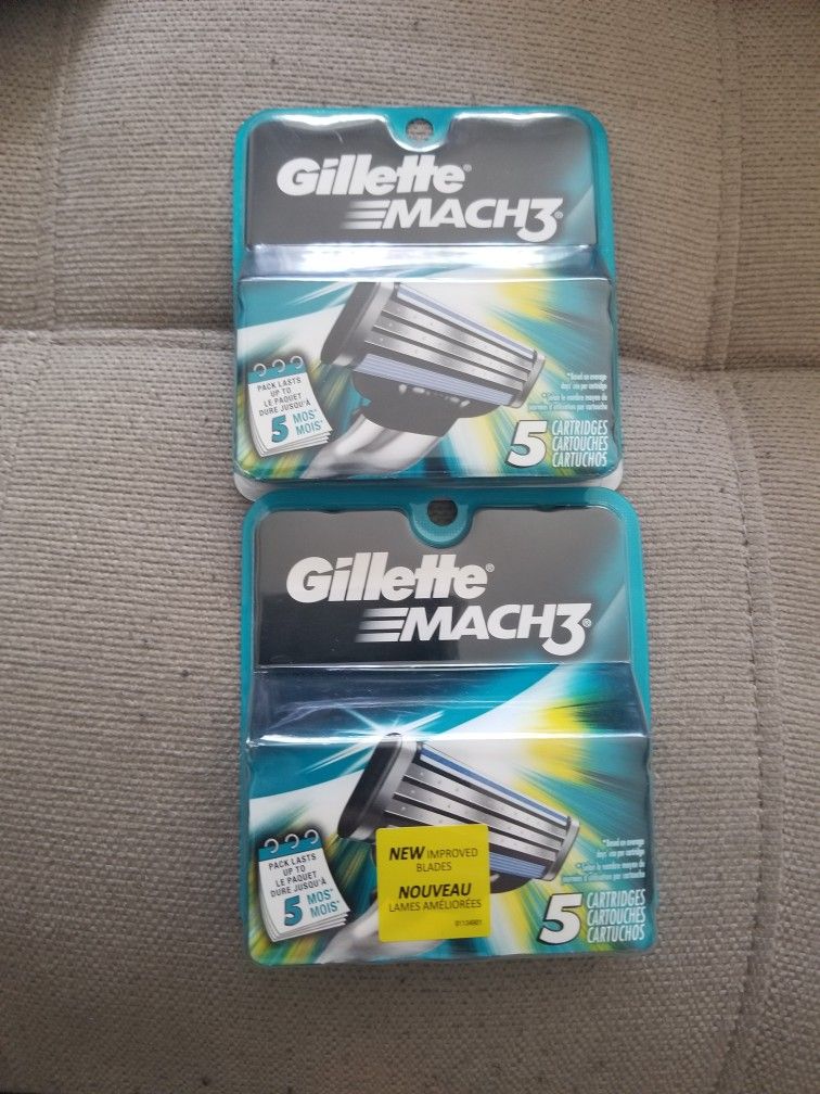 Gillette Labs (3 cartridges, 1 razor, 1 stand & travel case) New