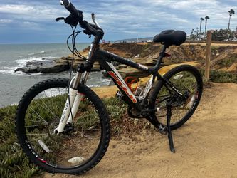 Men’s Fuji Mountain Bike