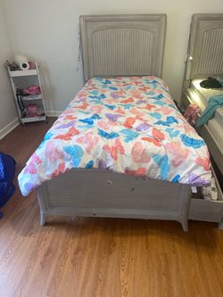 Twin Size Bed Frame with trundle (2)