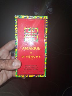 Amariage de givenchy