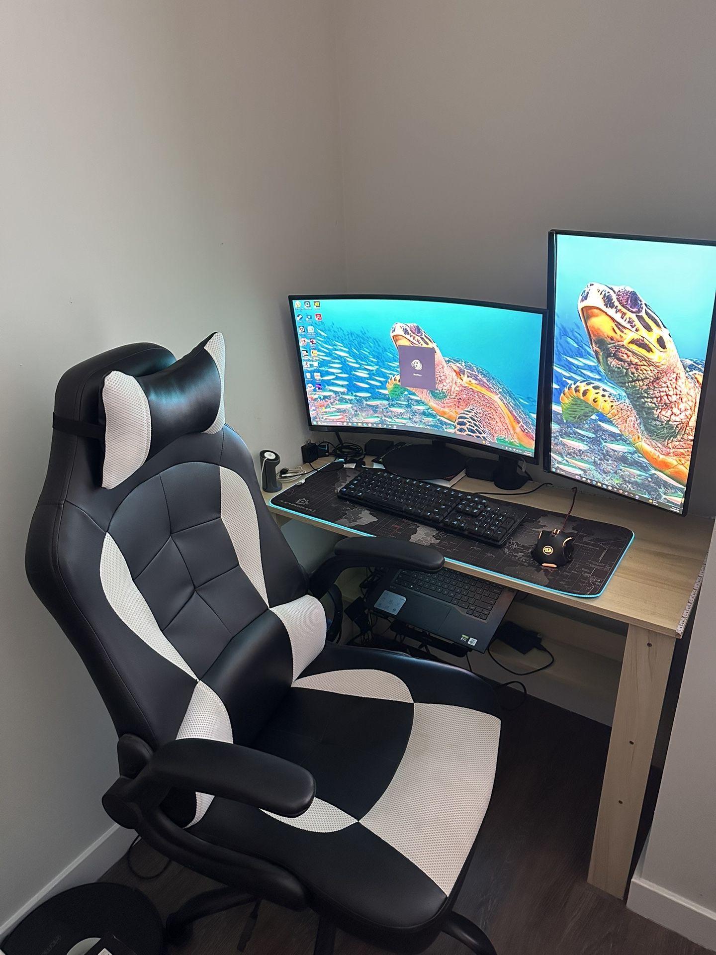 Desktop Monitors Set + Table + Game chair 