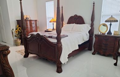 Michael Amini queen size bedroom set