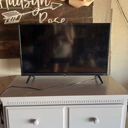 32’ TCL SMART TV