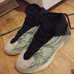 Adidas Yeezy "Quantum "