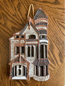 Decorative Victorian house wall hang