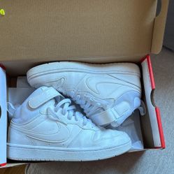 White Size 7 Jordans