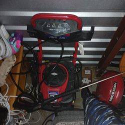Pressure Washer Troy Bilt 2700 PSI 2.3 Briggs&stratton