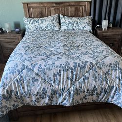 Queen/King Washable Reversible Comforter With 2 Matching Shams in Bag