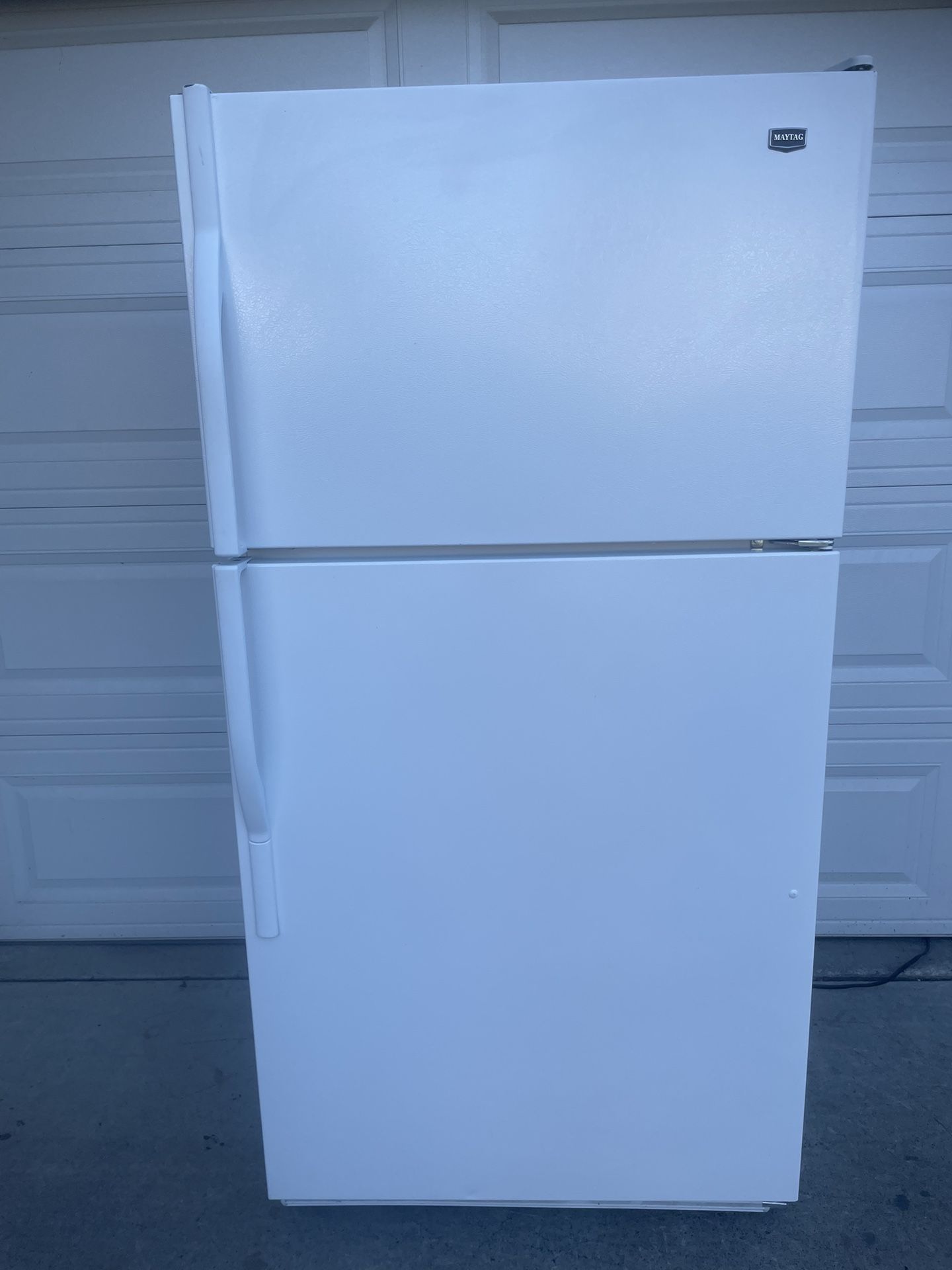 Maytag Top And Bottom Refrigerator For $190. Dimensions Are 33Wx30Dx66H. Pick Up Only.