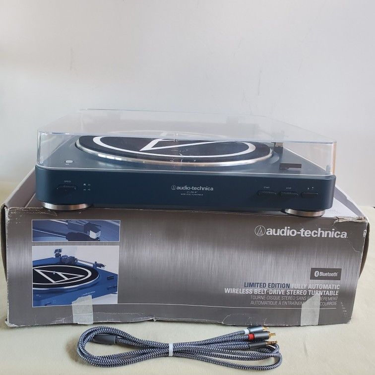 Audio Technica Bluetooth Special Edition Blue Turntable AT-LP60BT