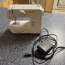 Singer Start Sewing Machine 