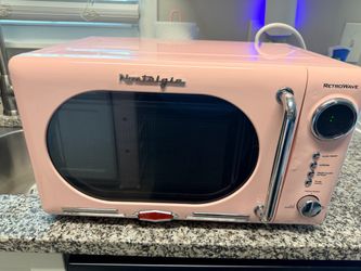 Nostalgia RetroWave Pink Retro Microwave