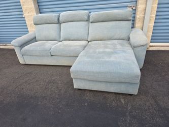 Free delivery nearby of sectional