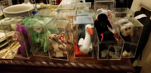 Set of Beanie Babies (make offer)