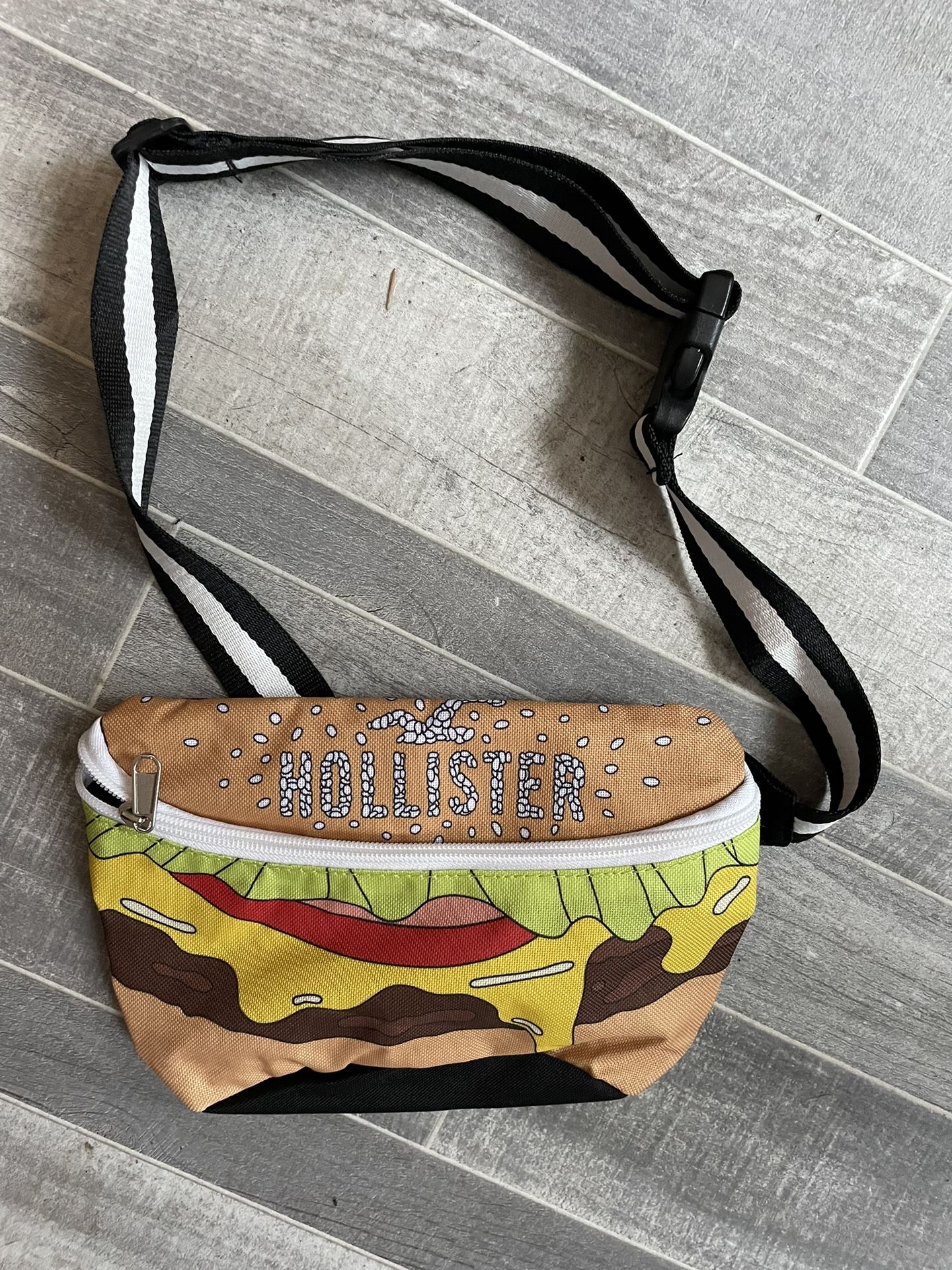 Hollister Cheeseburger Belt Pack Fanny Pack Zipper Pouch Adjustable Waist Strap