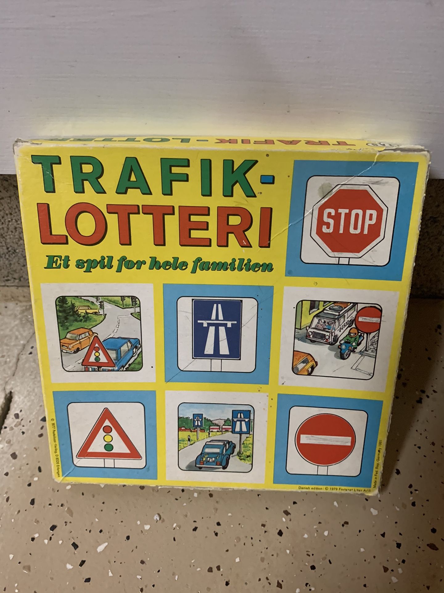 Board game learning about trafic