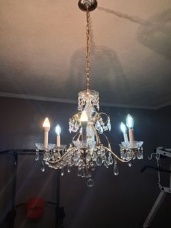 Beautiful chandelier cash only