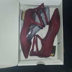Burgundy And Gold Aldo 7.5