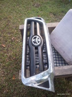 2005 TOYOTA TACOMA FRONT BUMPER GRILLE 53100-04350/60/70 ORIGINAL OEM
