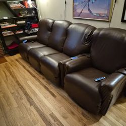 $500 OBO La-Z-Boy 3-seat and 1-seat Electric Recliner Chairs With Headrest And Lumbar Control