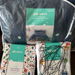 New Pillowfort Full Size Bedding Set  Set includes 1 four piece sheet set. And comforter set with shams. (Only includes the playtime set. Emotions set