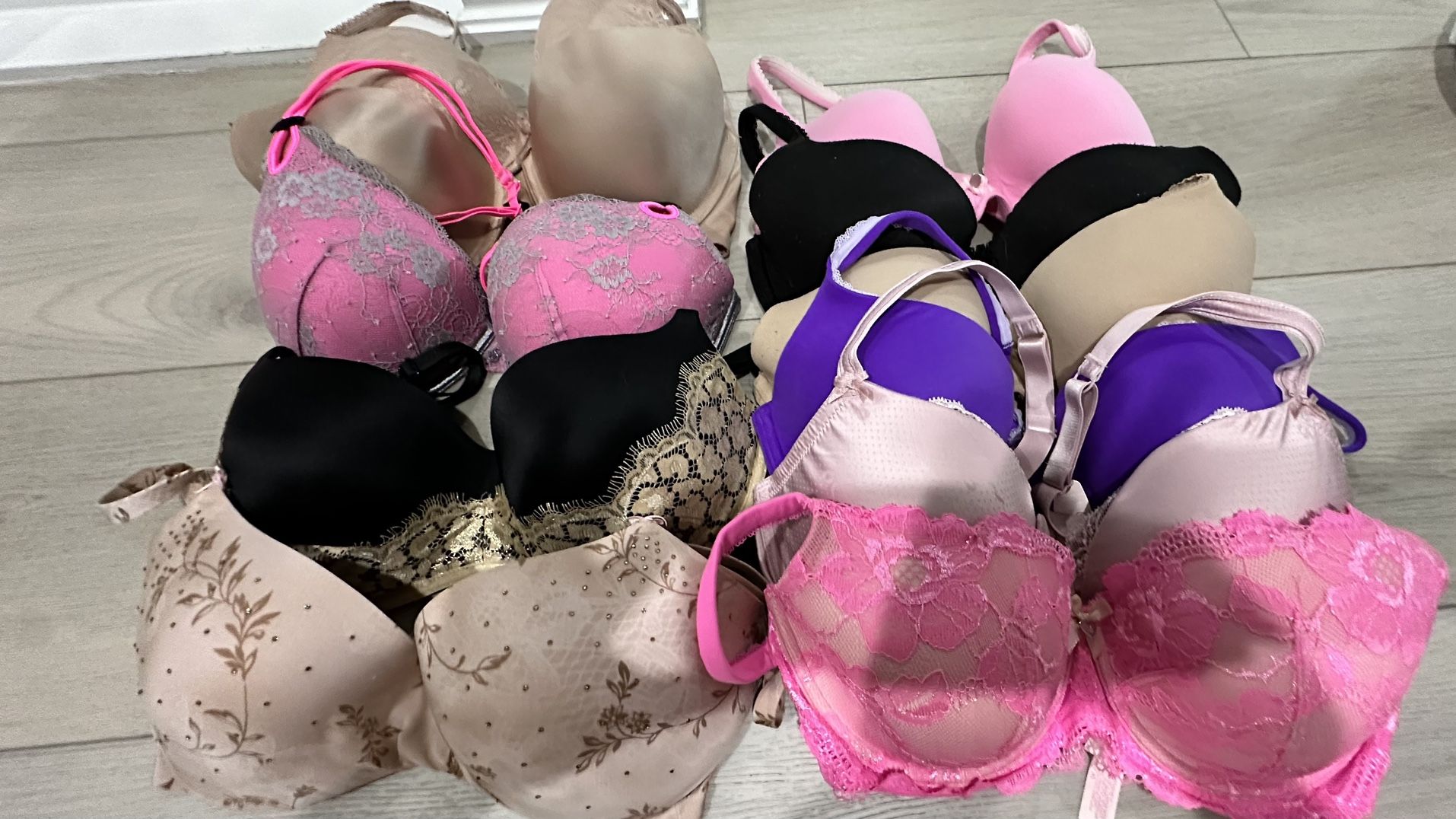 11 Victorias Secret Bras 34DD