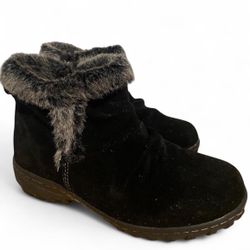 Size 7 Furry Snow Boots 