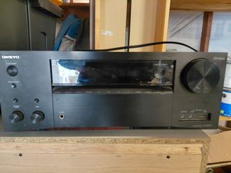 Onkyo nr 676 receiver and speakers