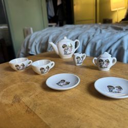 vintage miniature children's tea set