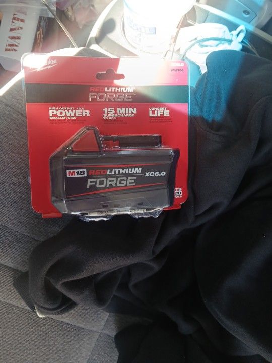 Milwaukee Red Lithium Forge 12.0