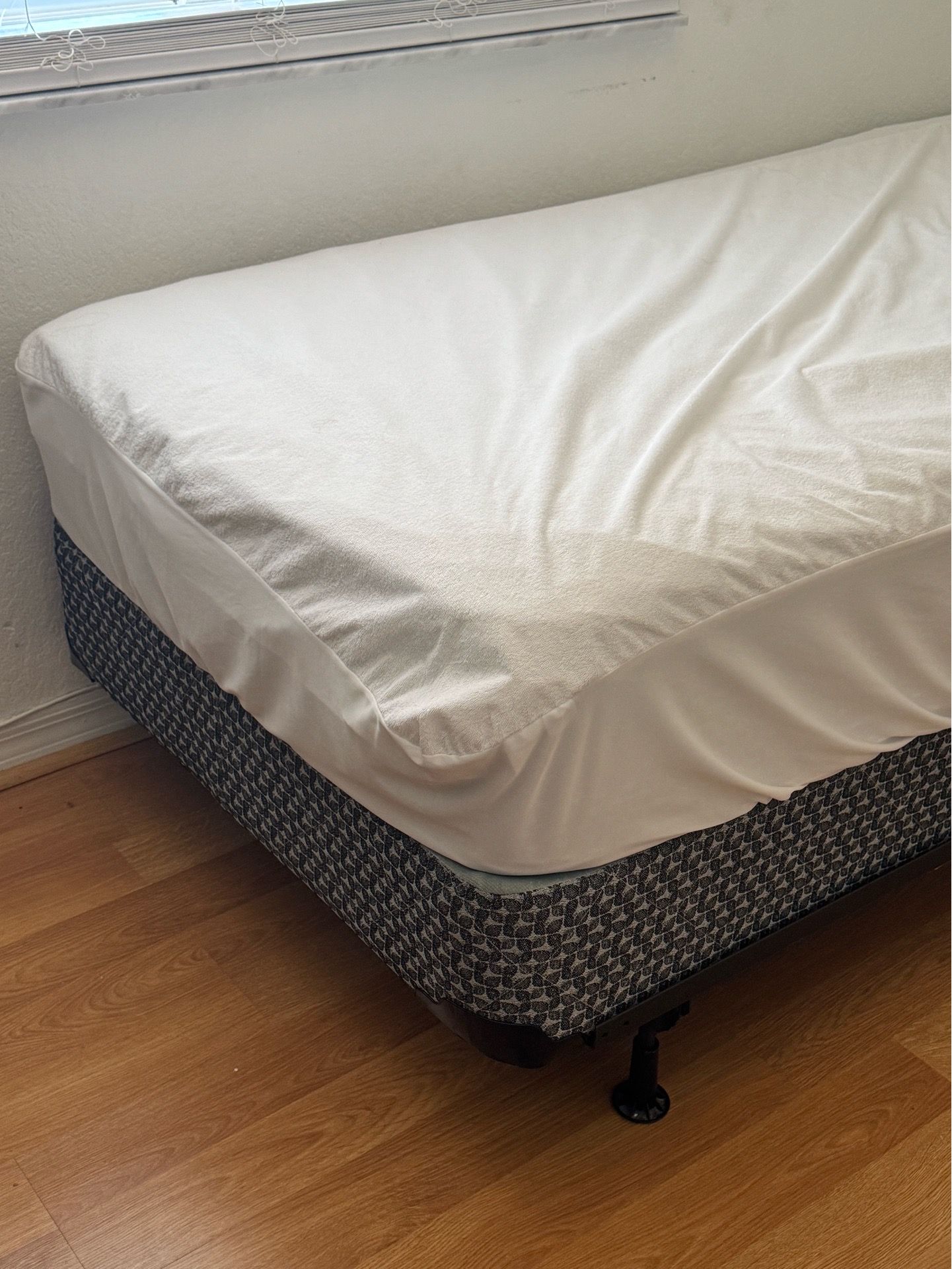 Twin mattress with box and frame
