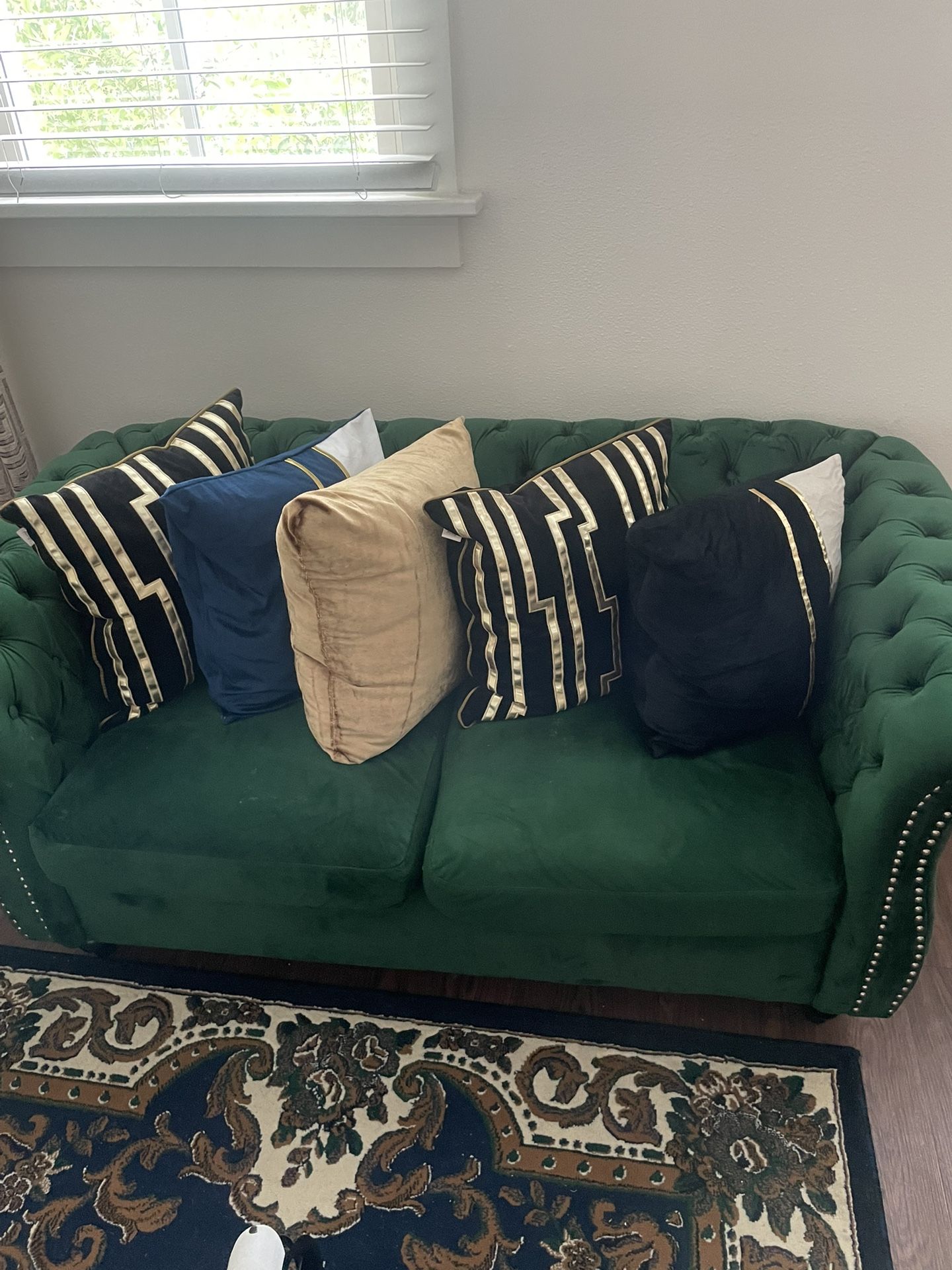 Noble House Aaniya Velvet Tufted Chesterfield Loveseat Sofa, Emerald