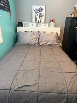 Full bed with mattress and bedding!