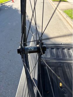 370 DT hub and wheel set