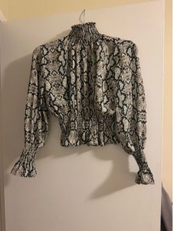 12 Pieces Small woman’s clothes Make A Offer