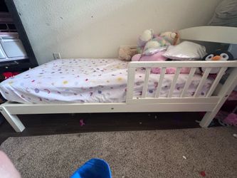 Toddler bed with mattress
