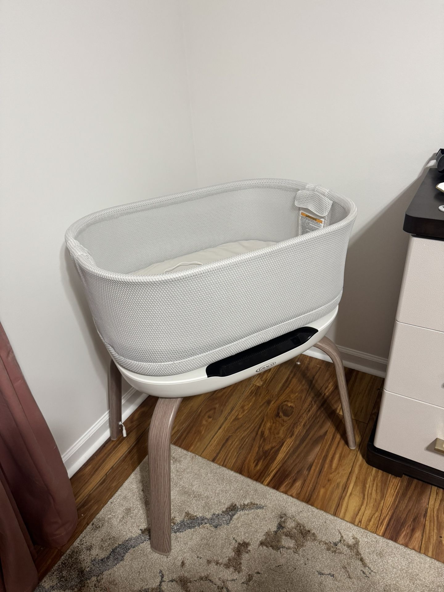 Graco SmartSoothe Newborn Bassinet