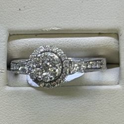 10K White Gold Diamond Ring