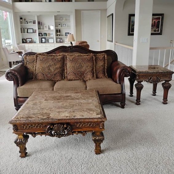 Like New Baroque Living Room Set