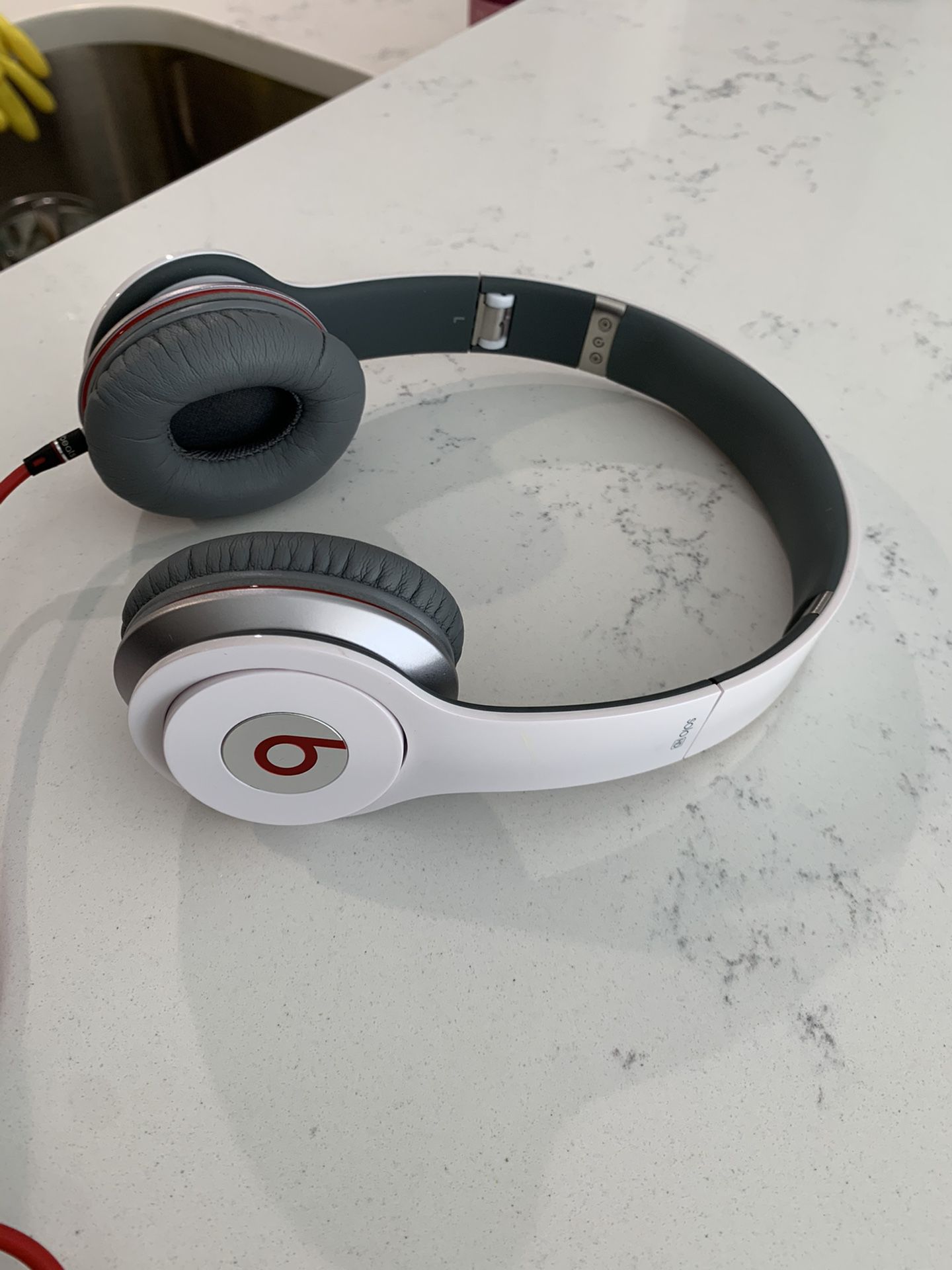 Beats Solo HD Headphones - White