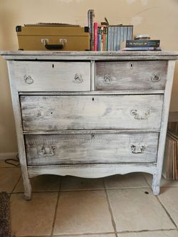 1800s early 1900s small dresser