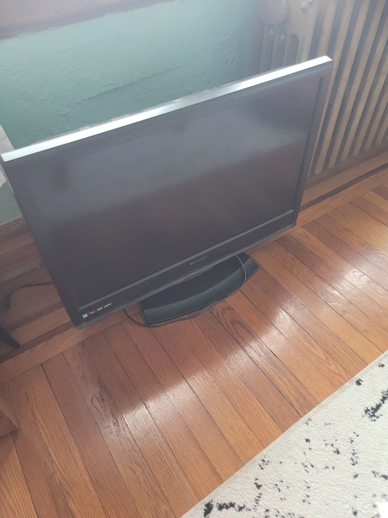 32" TV (Not Smart)